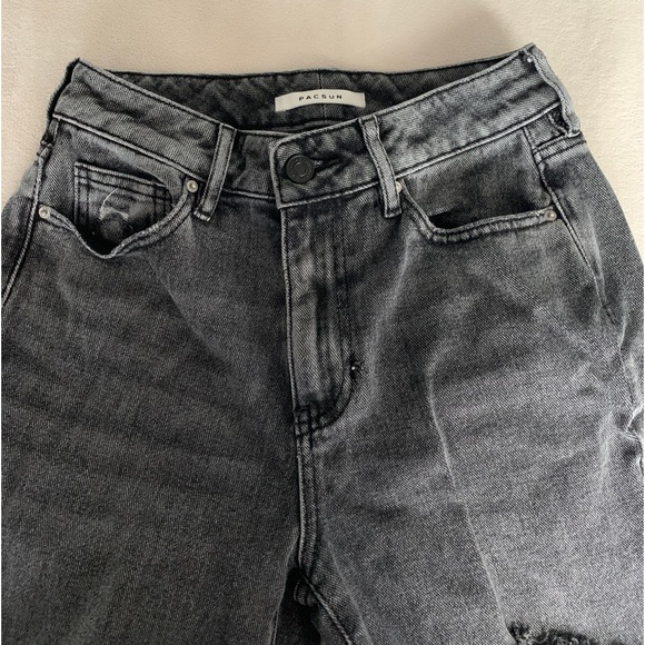 SOLD-- DO NOT BUY YOU WILL NOT BE REFUNDED PacSun dark grey mom jeans - Picture 1 of 5
